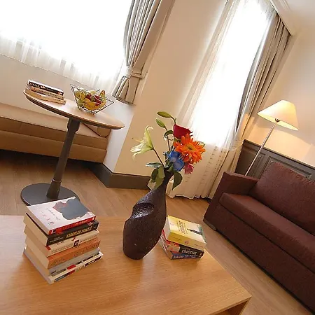 Apartment Mayer Cihangir Suites
