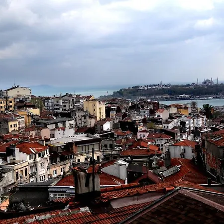Mayer Cihangir Suites *