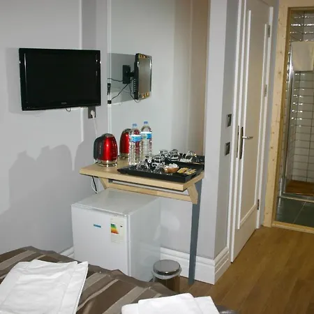 Mayer Cihangir Suites *