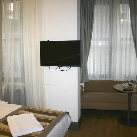 Mayer Cihangir Suites *